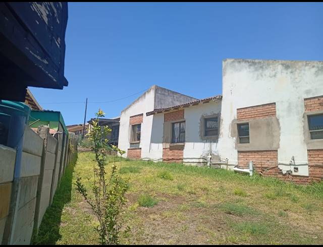 4 BEDROOM HOUSE FOR SALE IN UITENHAGE CENTRAL